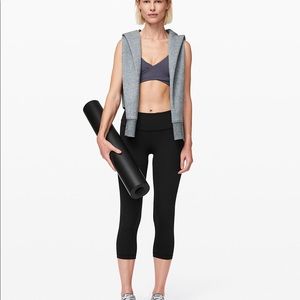 Lululemon Black Wunder Under cropped leggings